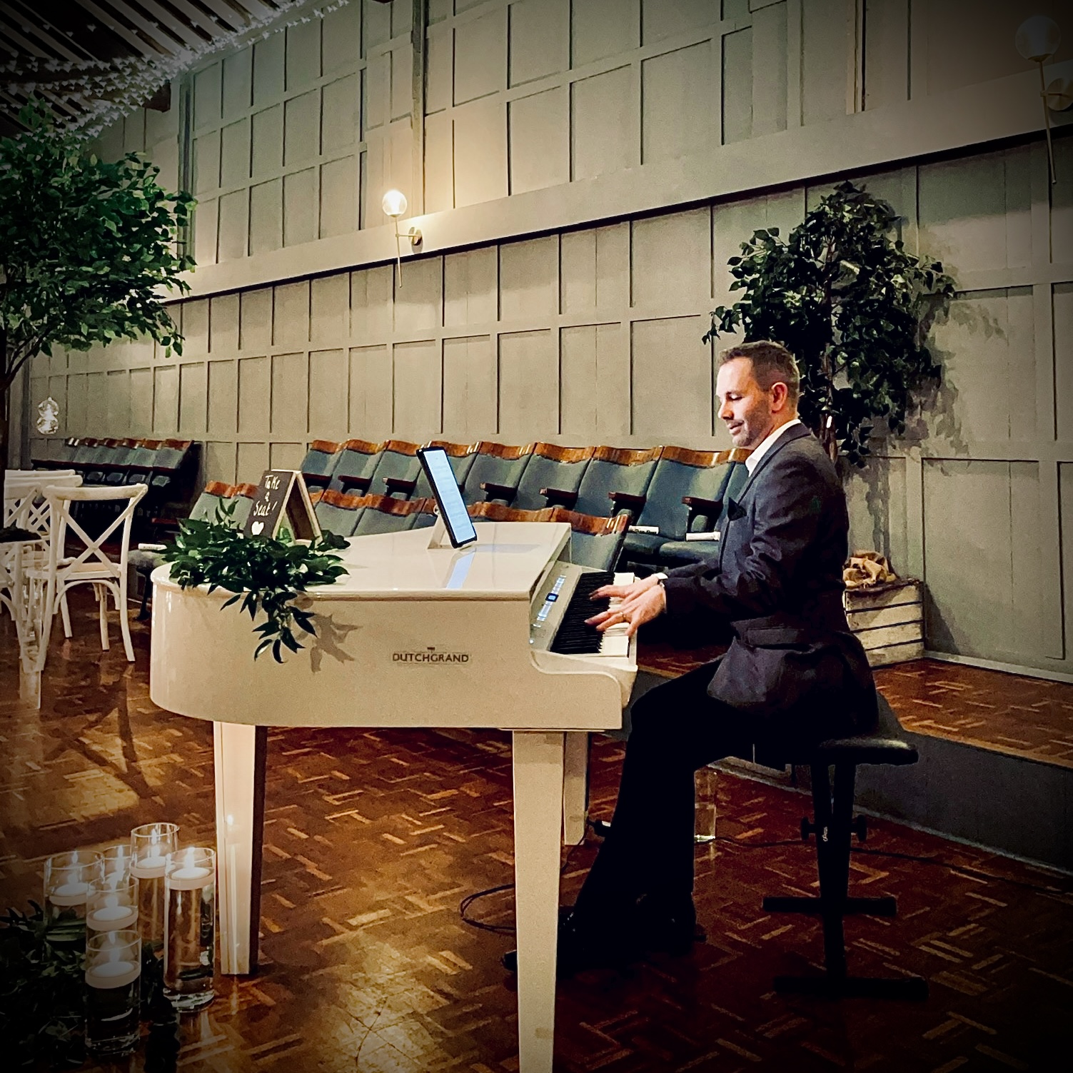 Live piano during a Larkspur Lodge wedding ceremony by pianist Craig Smith